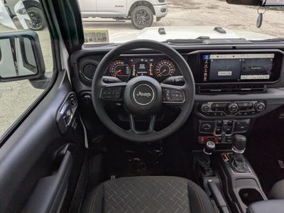 2026 Jeep Gladiator — photo 16 view