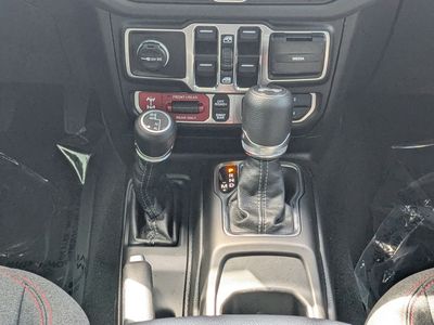 2026 Jeep Wrangler - Photo 19