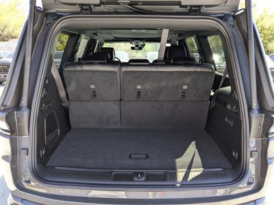 2026 Jeep Grand Wagoneer - Photo 12