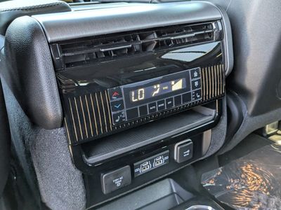 2026 Jeep Grand Wagoneer - Photo 16