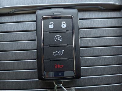 2026 Jeep Grand Wagoneer - Photo 33