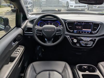 2026 Chrysler Pacifica - Photo 16