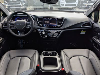 2026 Chrysler Pacifica - Photo 15