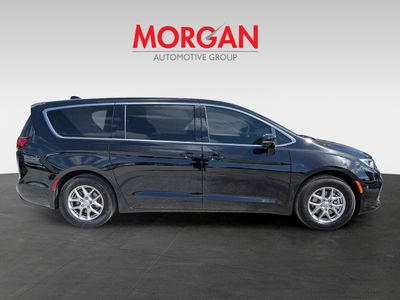 2026 Chrysler Pacifica - Photo 2