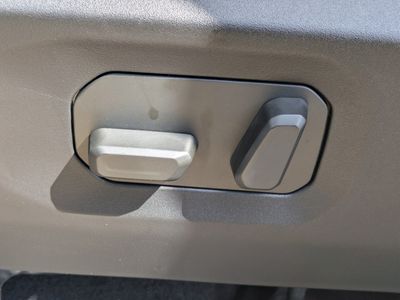2026 Jeep Wrangler - Photo 18