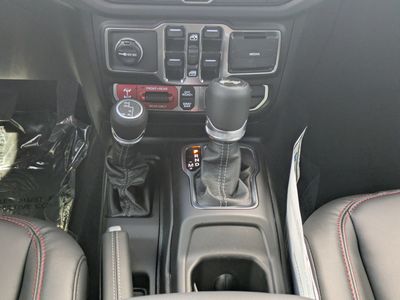 2026 Jeep Wrangler - Photo 17