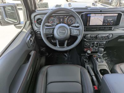 2026 Jeep Gladiator - Photo 16