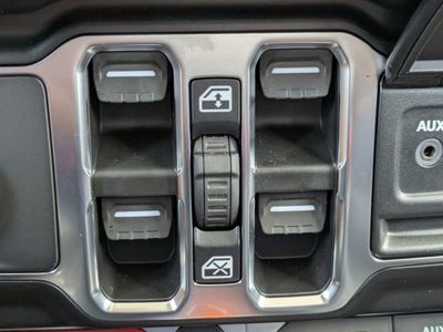 2026 Jeep Gladiator - Photo 22