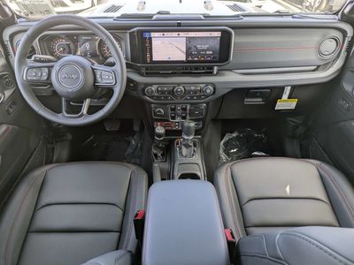2026 Jeep Gladiator - Photo 15