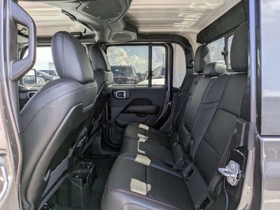 2026 Jeep Gladiator - Photo 13
