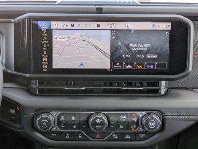 2026 Jeep Gladiator - Photo 18