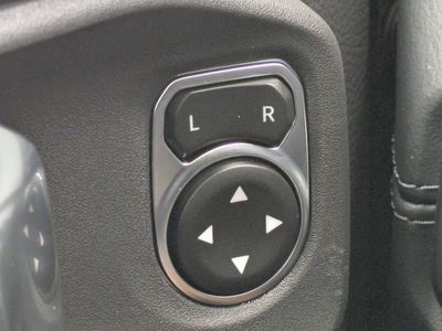 2026 Jeep Gladiator - Photo 23