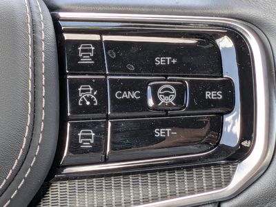 2026 Jeep Grand Wagoneer - Photo 29