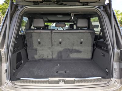 2026 Jeep Grand Wagoneer - Photo 12