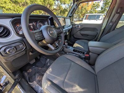 2026 Jeep Wrangler - Photo 12