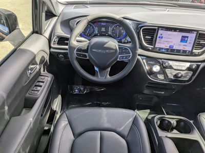2026 Chrysler Voyager - Photo 18