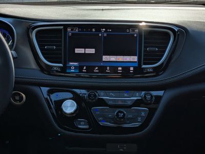 2026 Chrysler Pacifica — photo 20 view