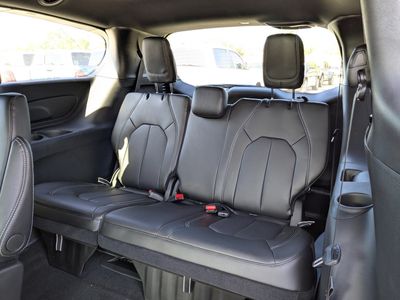 2026 Chrysler Pacifica — photo 14 view