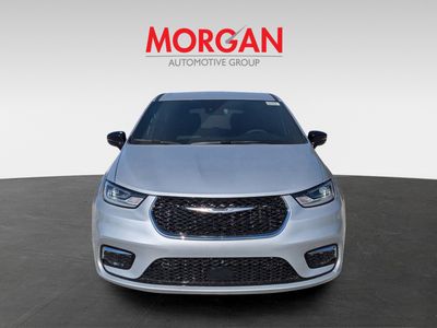 2026 Chrysler Pacifica — photo 8 view