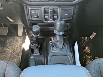 2026 Jeep Wrangler - Photo 17