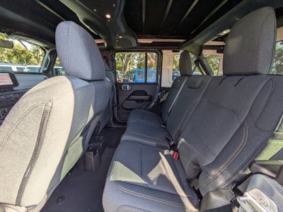 2026 Jeep Wrangler - Photo 12
