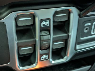 2026 Jeep Wrangler - Photo 20