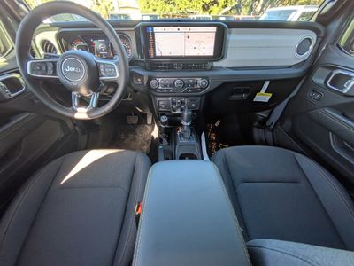 2026 Jeep Wrangler - Photo 13
