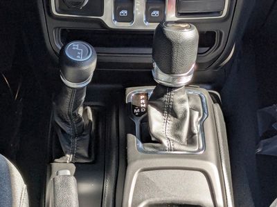 2026 Jeep Wrangler - Photo 21