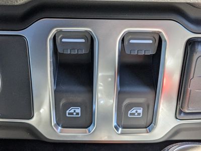 2026 Jeep Wrangler - Photo 27