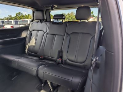 2026 Jeep Grand Wagoneer - Photo 15