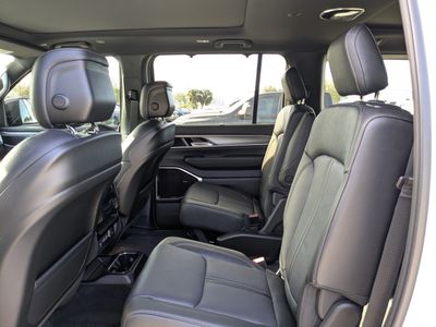 2026 Jeep Grand Wagoneer - Photo 14
