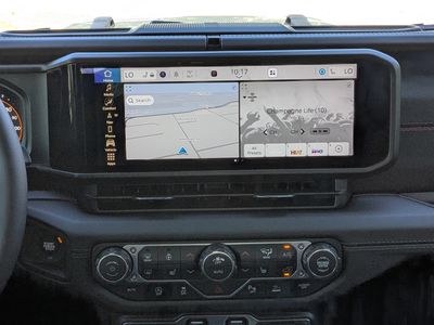 2026 Jeep Gladiator - Photo 18