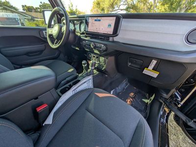 2026 Jeep Wrangler - Photo 11