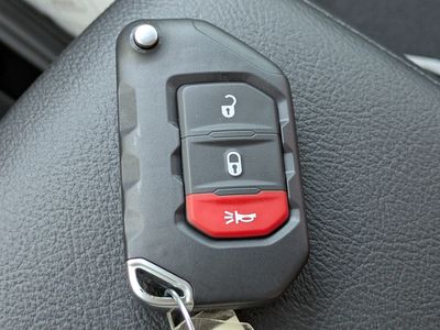2026 Jeep Wrangler - Photo 21