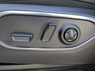 2026 Jeep Grand Wagoneer - Photo 22