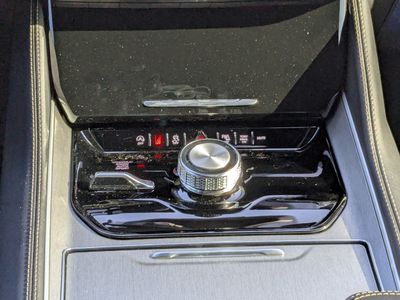 2026 Jeep Grand Wagoneer - Photo 21