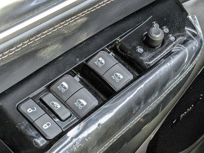 2026 Jeep Grand Wagoneer - Photo 25