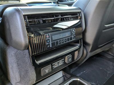 2026 Jeep Grand Wagoneer - Photo 16