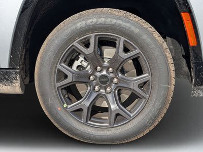 2026 Jeep Grand Wagoneer - Photo 10