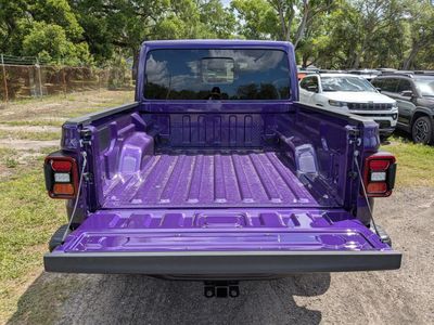 2026 Jeep Gladiator - Photo 12