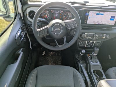 2026 Jeep Gladiator - Photo 13