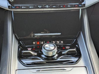2026 Jeep Grand Wagoneer - Photo 21