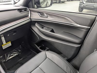 2026 Jeep Grand Cherokee - Photo 18