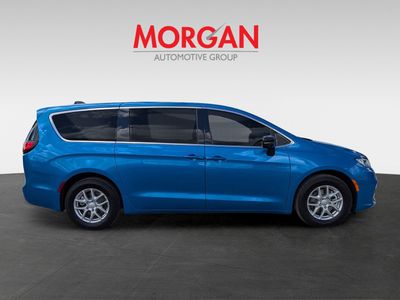2026 Chrysler Pacifica - Photo 2
