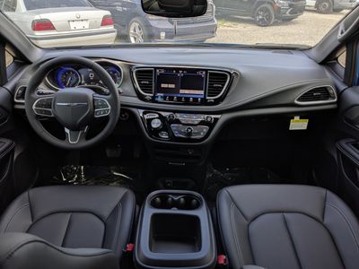 2026 Chrysler Pacifica - Photo 17