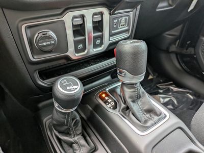 2026 Jeep Wrangler - Photo 15
