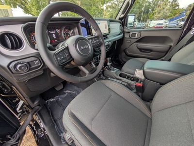 2026 Jeep Wrangler - Photo 13