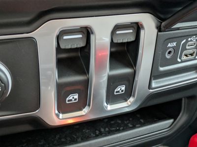 2026 Jeep Wrangler - Photo 18