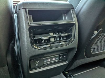 2026 Jeep Grand Cherokee — photo 13 view