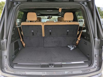 2026 Jeep Grand Wagoneer - Photo 12